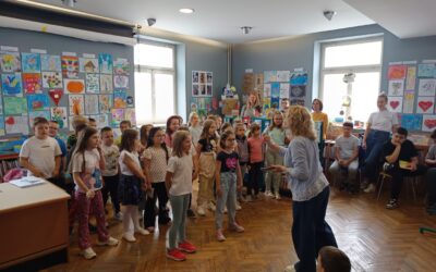 Nastup Malog zbora na izložbi “Umjetnik – to sam ja “