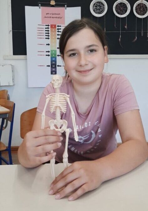 STEM radionice: Spoj znanosti, učenja i zabave u 4. a i 4. b razredu
