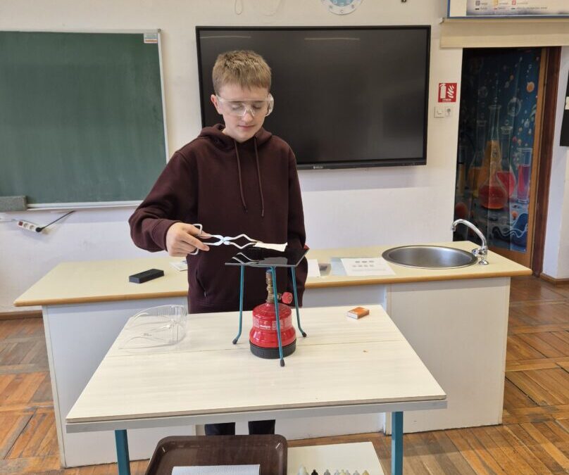 Slučaj zlatnog tetraedra